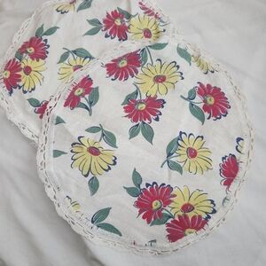 Vintage Set Of 2 Crocheted Edged Floral Tea Doily Cloths
